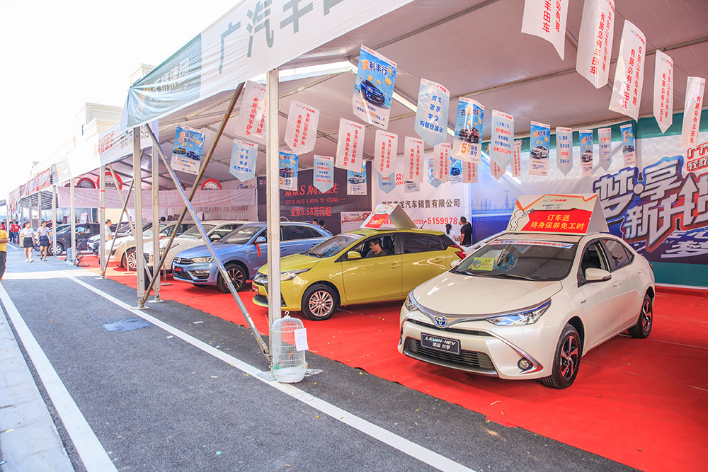 【車展第一天】遇到那個TA，放棄蘋果8......