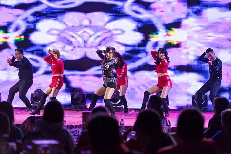 《爵士舞》 華運(yùn)通店 《爵士舞》 華運(yùn)通店