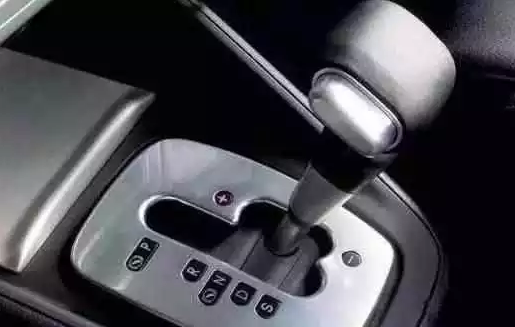 自動(dòng)檔車這樣開提前報(bào)廢，多少老司機(jī)中招