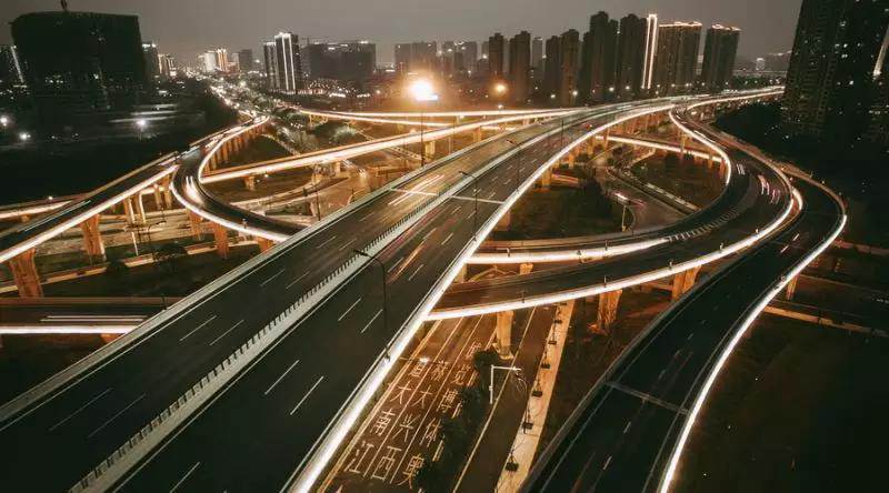 這些上道必知汽車燈語，你知道嗎？