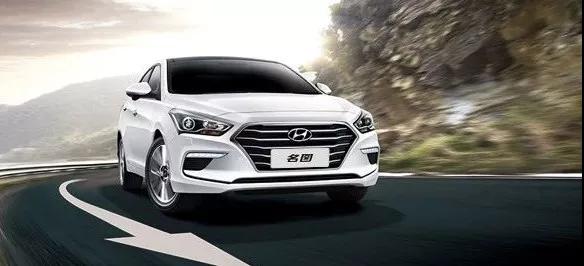 【愛(ài)車保養(yǎng)】下雨=洗車？！錯(cuò)！雨水毀車知多少！