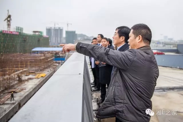 邵陽副市長周國利現(xiàn)場調(diào)度天嬌國際汽車城項(xiàng)目建設(shè) 邵陽副市長周國利現(xiàn)場調(diào)度天嬌國際汽車城項(xiàng)目建設(shè)