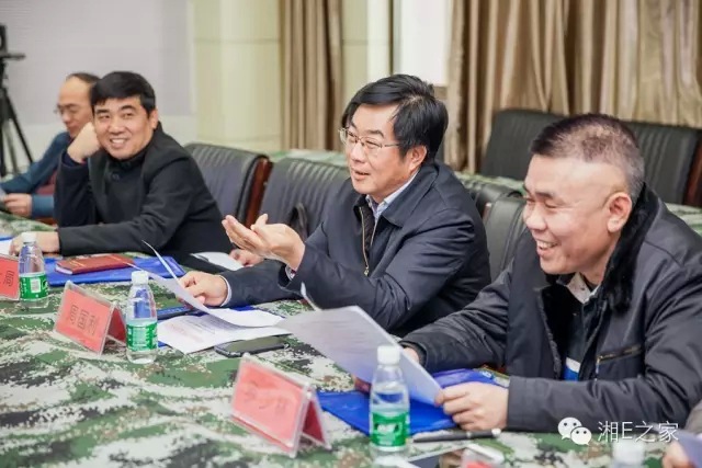 邵陽副市長周國利現(xiàn)場調(diào)度天嬌國際汽車城項(xiàng)目建設(shè) 邵陽副市長周國利現(xiàn)場調(diào)度天嬌國際汽車城項(xiàng)目建設(shè)